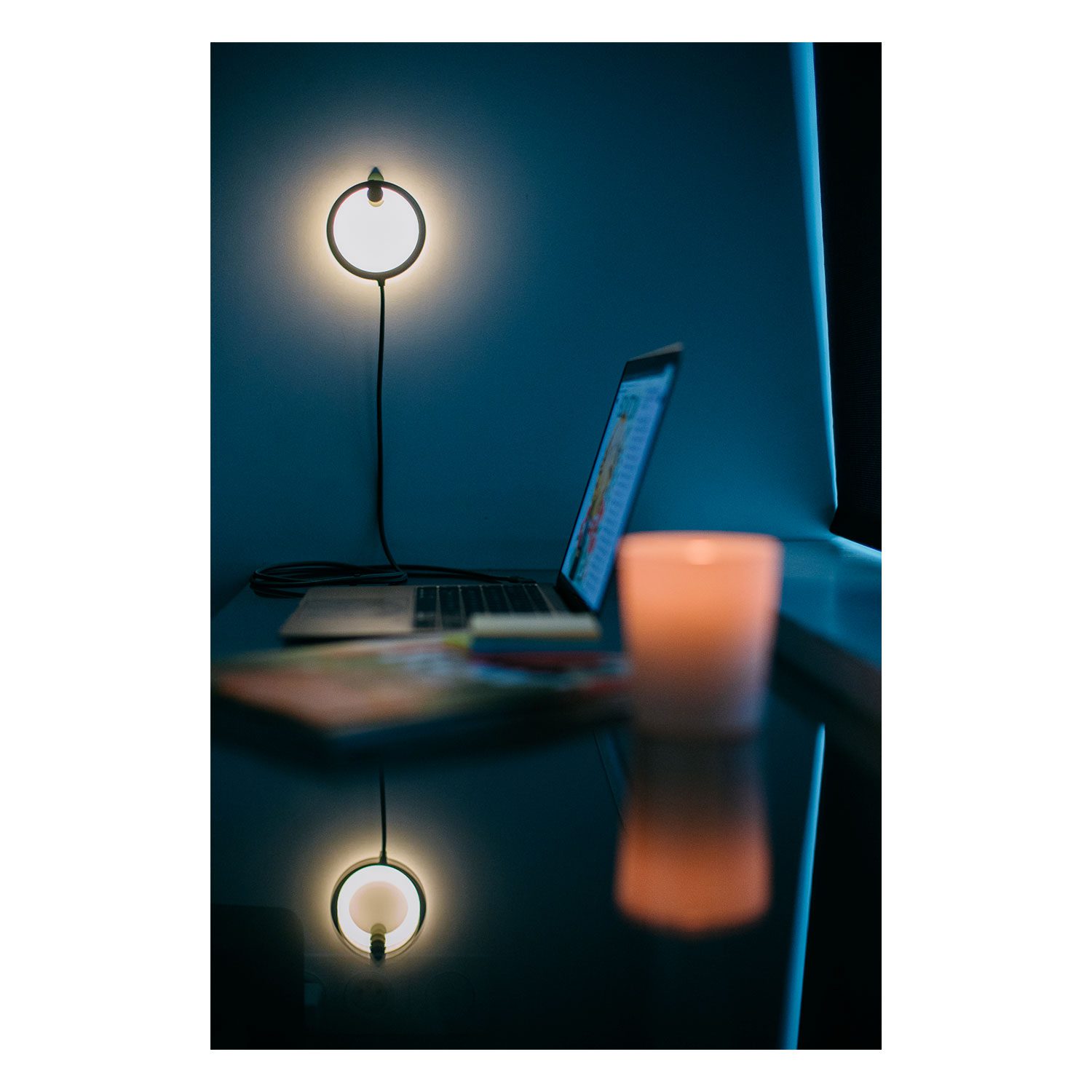 Lampe de bureau connectée noire de Bily - Ze Desk